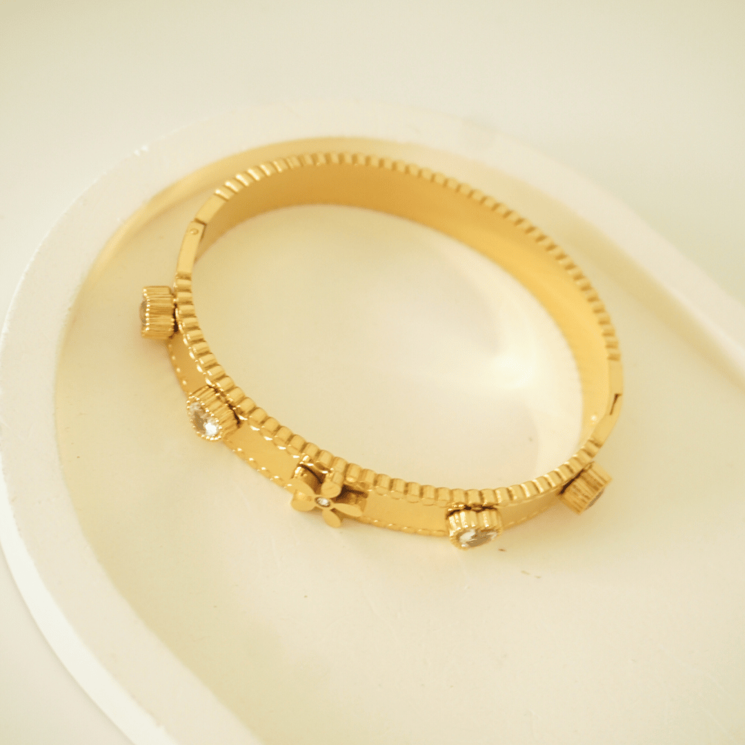 Regalia Heart Bangle – 18K Gold-Plated