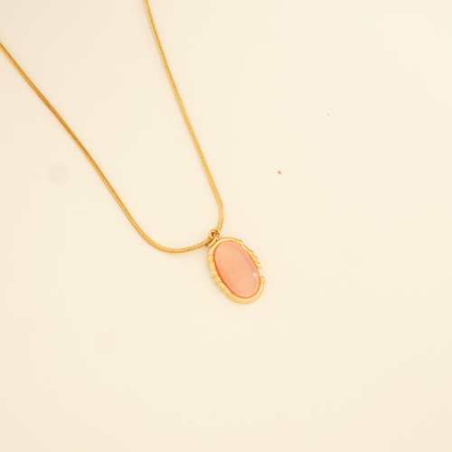 Blushstone Oval Pendant Necklace – 18K gold-plated stainless steel pendant necklace