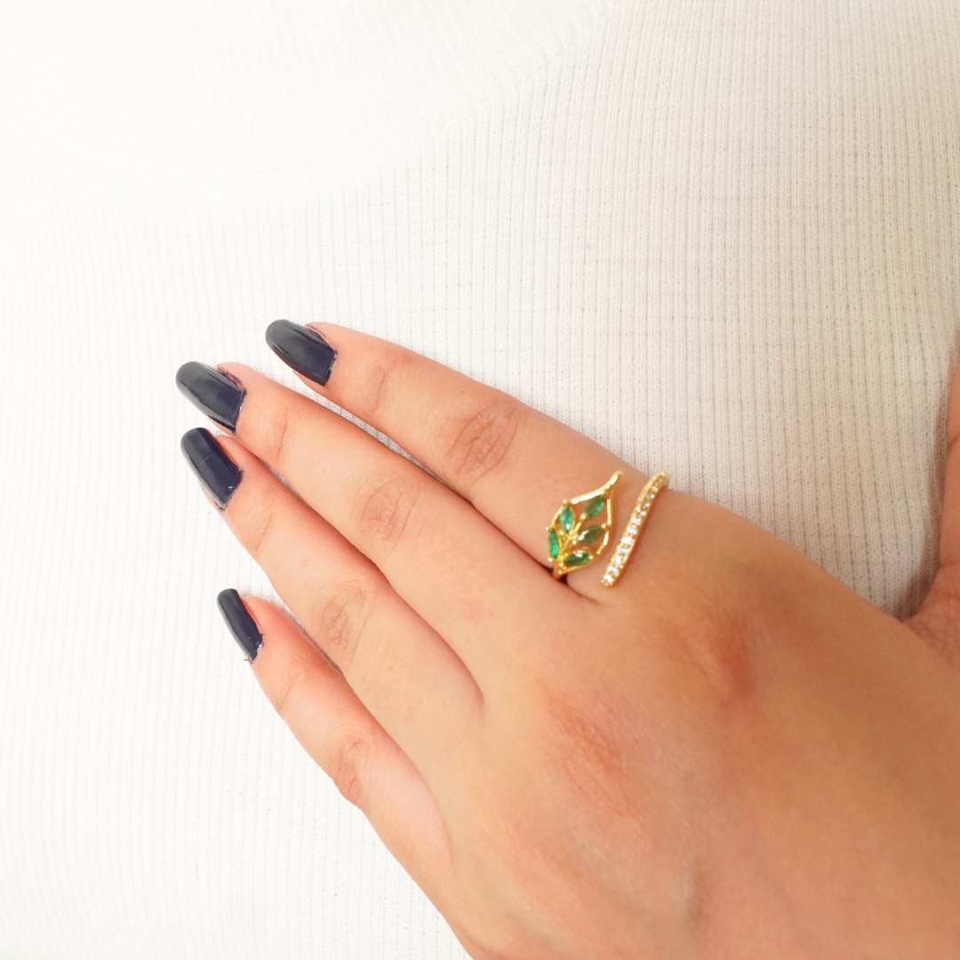 Ashara Emerald Whisper Adjustable Ring|Adjustable