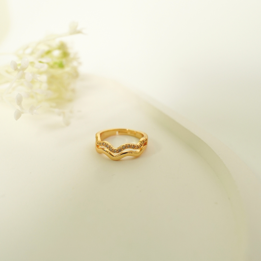 Ashara Wave Gleam Ring| Adjustable