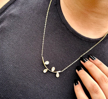 Ashara Raindrop Arch Necklace