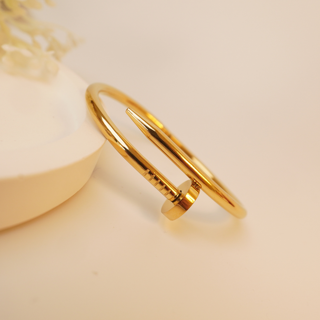 BoldNail Bangle – 18K Gold-Plated Minimal Nail Design Bracelet