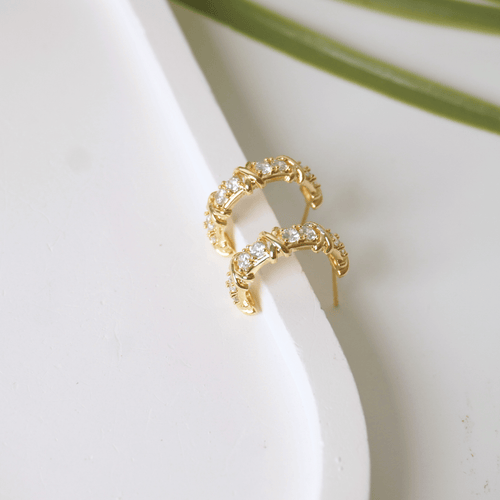 Ashara Aurora Crystal Hoops – 18K gold-plated stainless steel hoop earrings