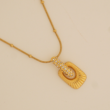 RadiantLink Pendant Necklace – Gold-Plated Statement Stainless Steel Jewelry | Ashara Jewels