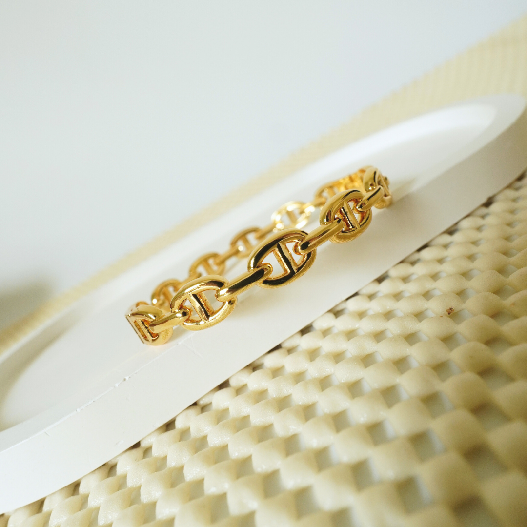 Ashara Royal Loop Bangle Bracelet