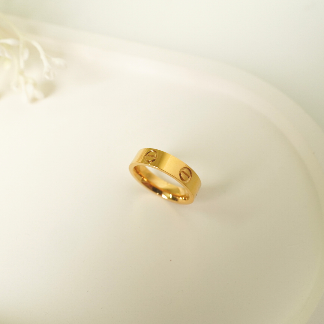 Ashara Gold Clasp Ring