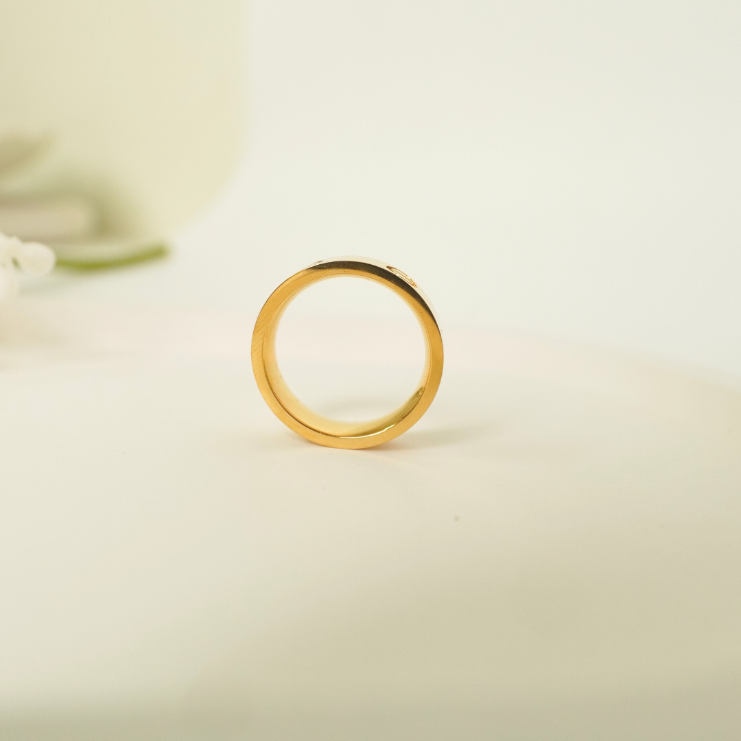 Ashara Gold Clasp Ring