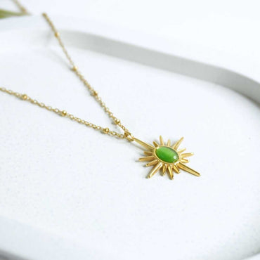 Sunburst Green Stone Necklace – Radiant & Bold