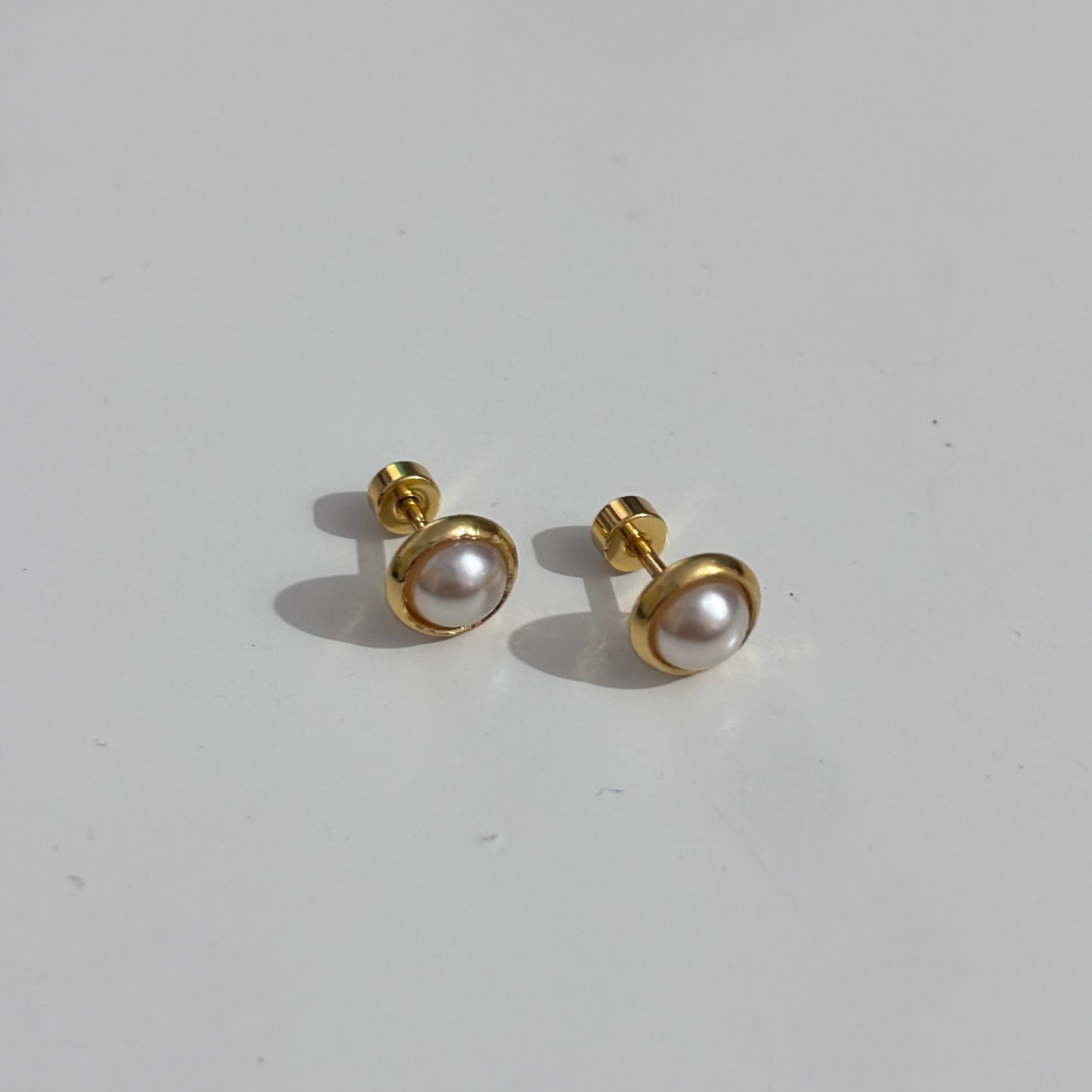 Pearl Halo Stud Earrings - Flat Back