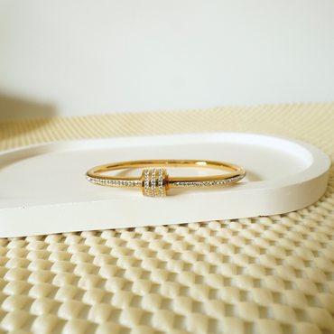 Ashara Glimmer Knot Bangle