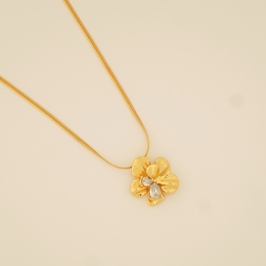 Ashara Golden Bloom Chain Pendant – 18K Gold-Plated