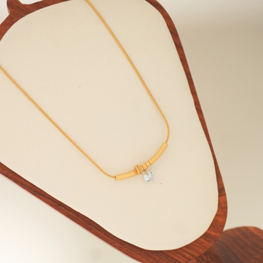 Ashara Serene Knot Necklace – 18K Gold-Plated Minimal Waterproof Jewelry