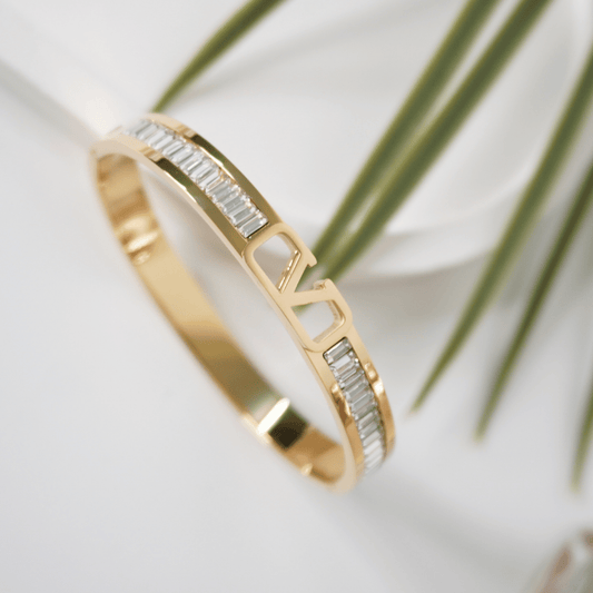 Ashara Iconic Embrace Bracelet