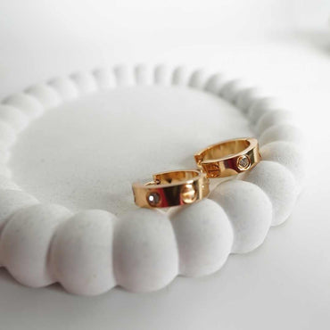 L’Amour Signature Hoops