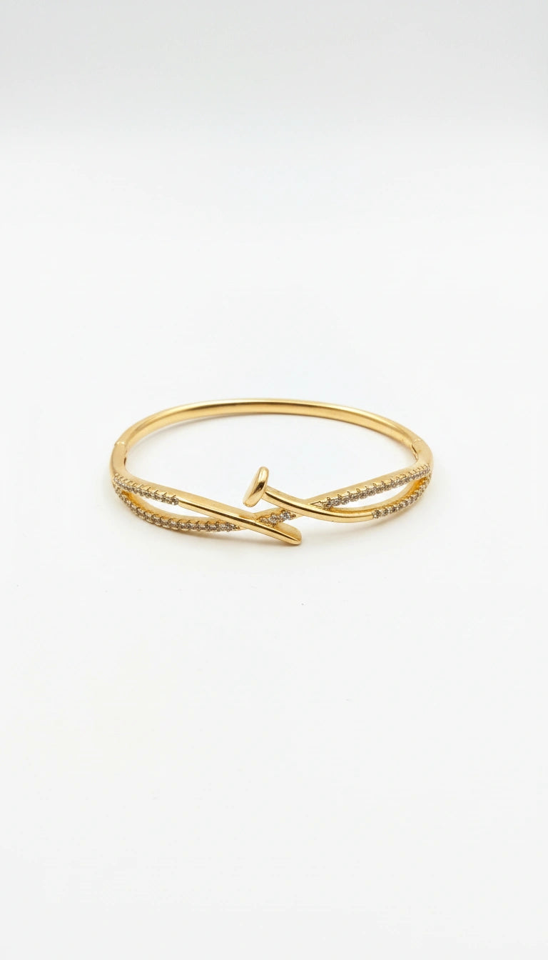 Nail Sleek Twist Bracelet