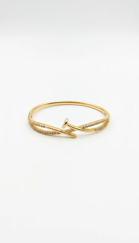 Nail Sleek Twist Bracelet