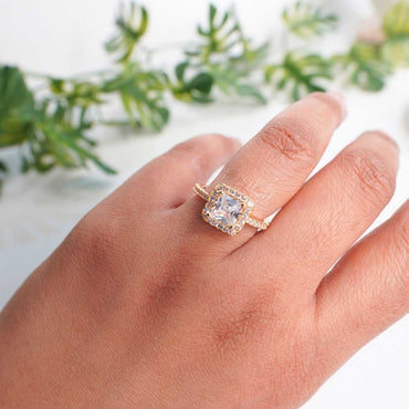 Élan Radiant Halo Adjustable Ring