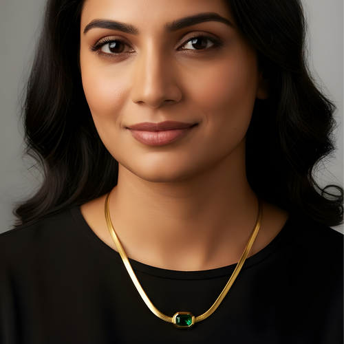 Ashara Emerald Radiance Necklace – 18K gold-plated stainless steel necklace