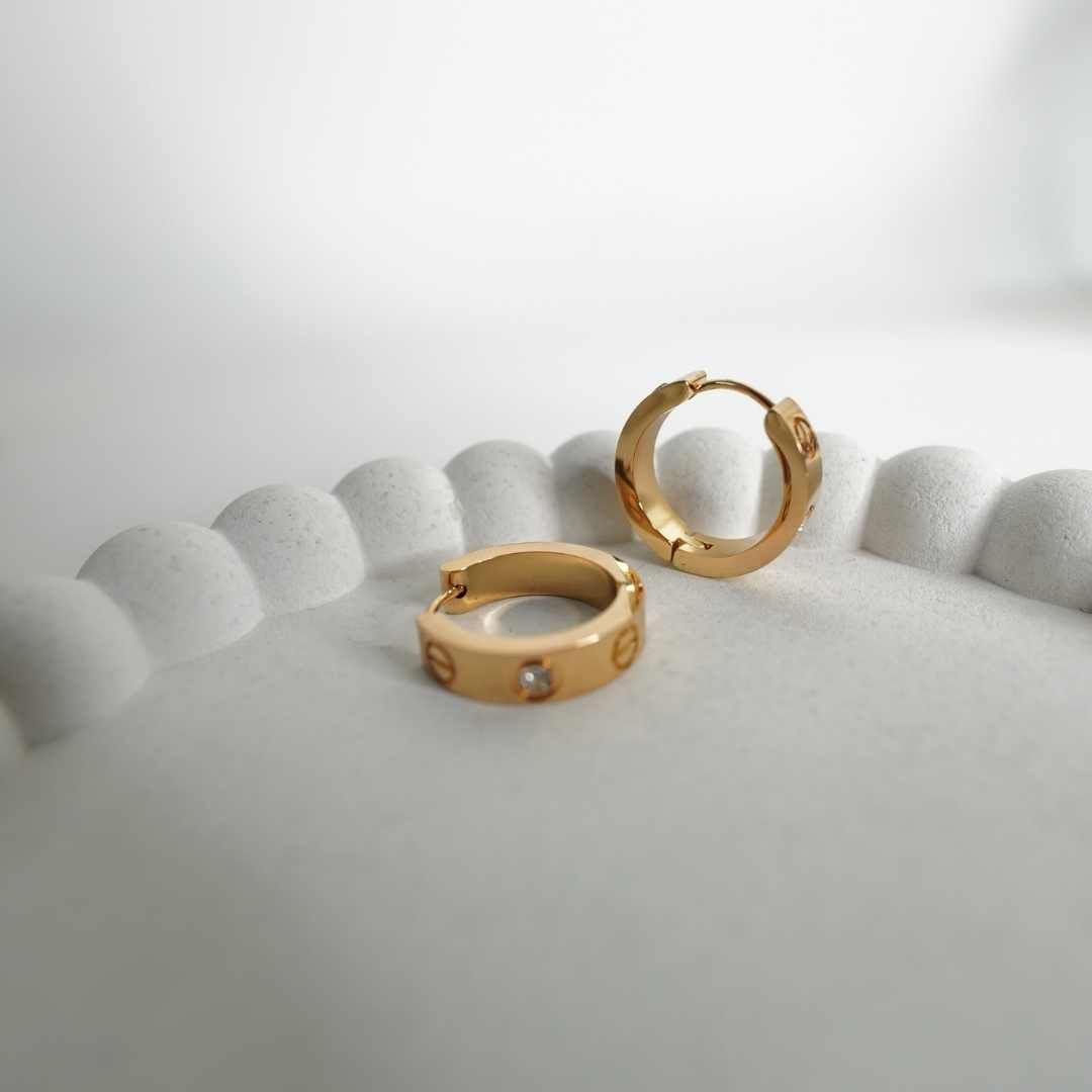L’Amour Signature Hoops