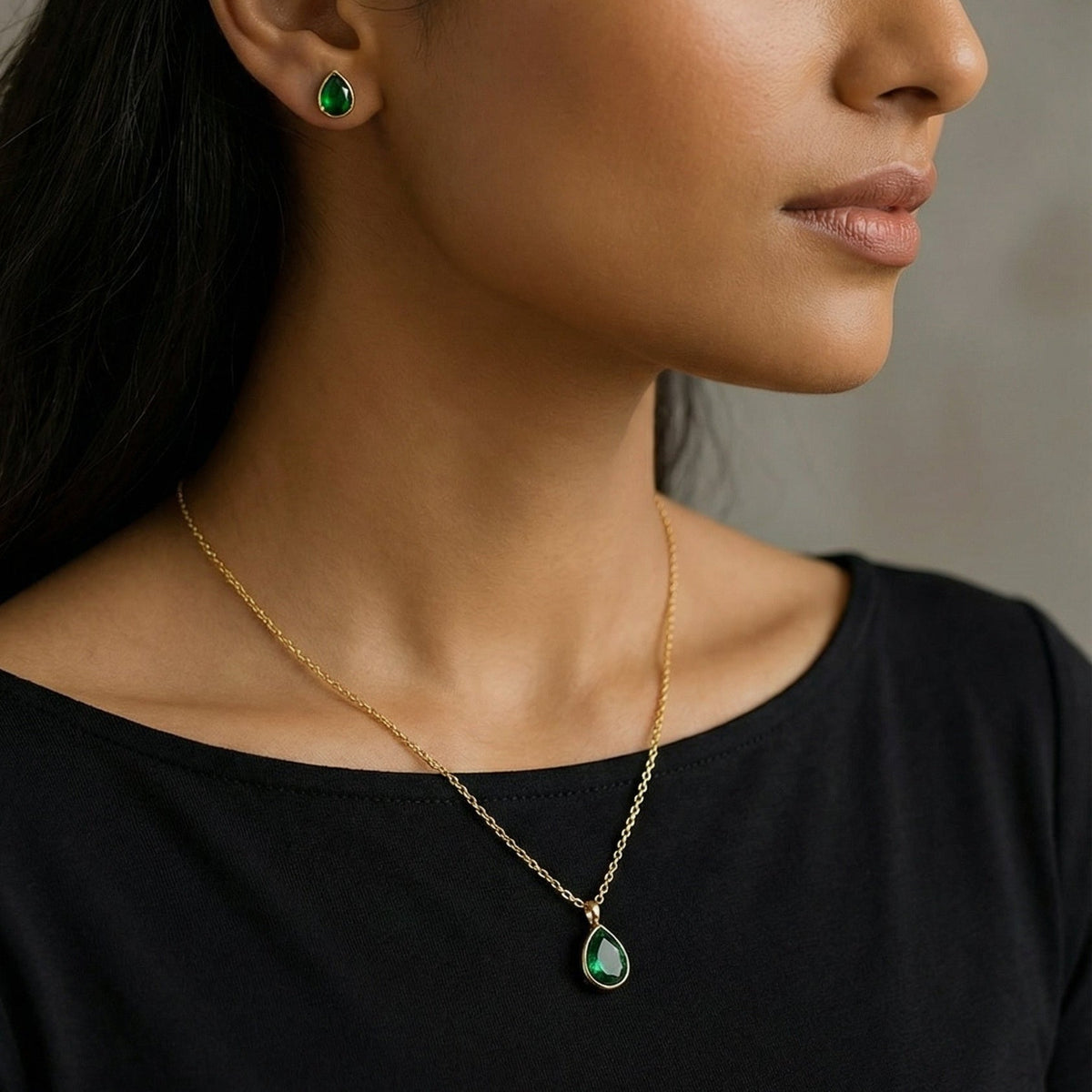 Verdéa Teardrop Necklace & Stud Earring Set – 18K gold-plated stainless steel jewellery set, view 2