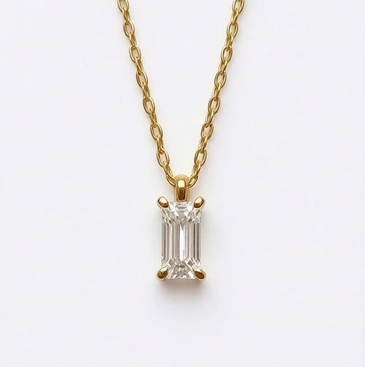 Elara Solitaire Necklace