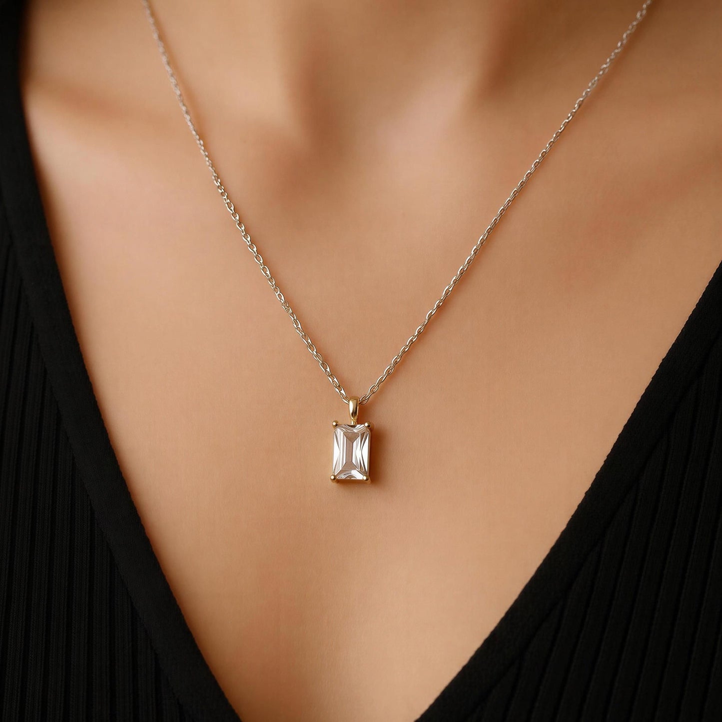 Elara Solitaire Necklace
