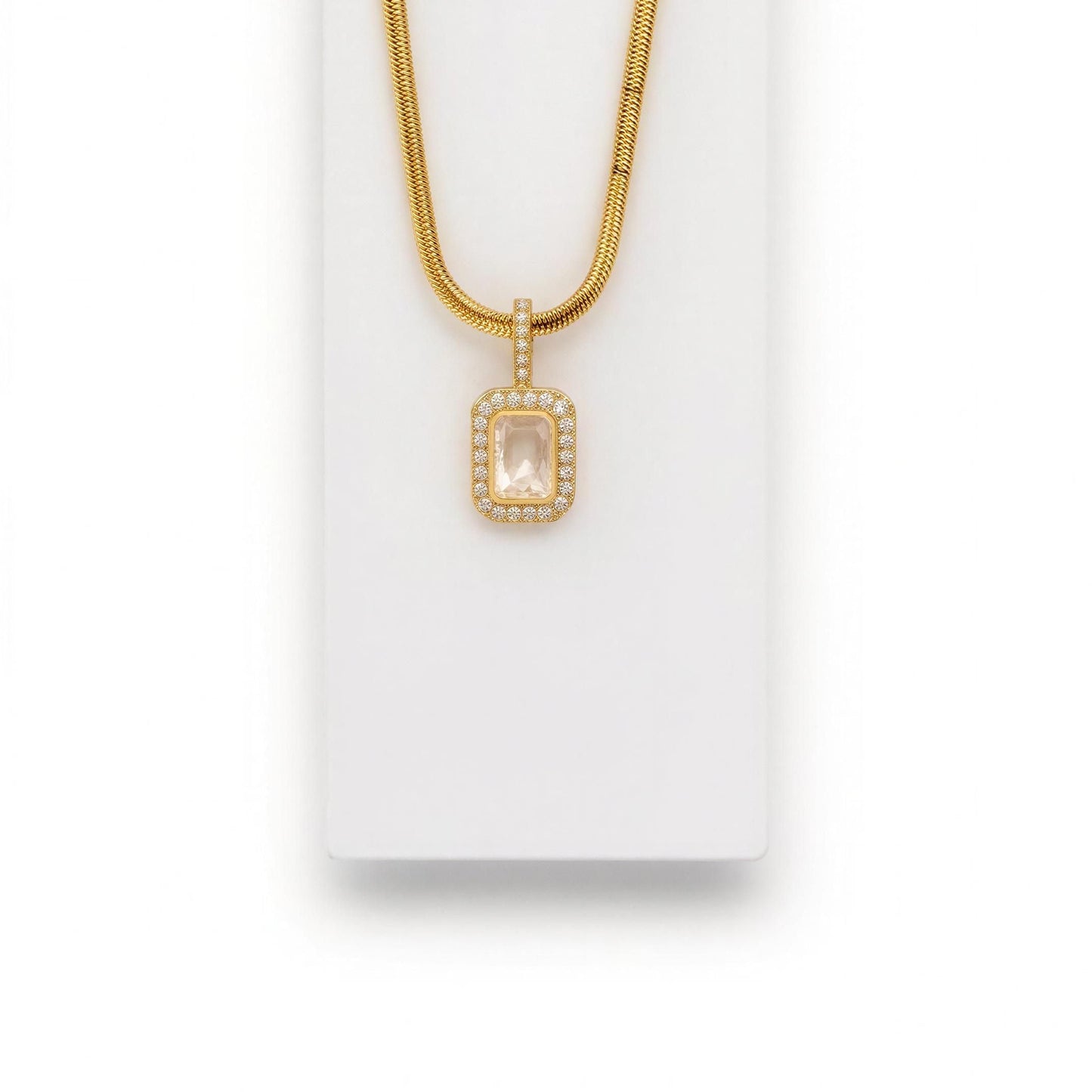 Radiant Luxe Pendant Necklace