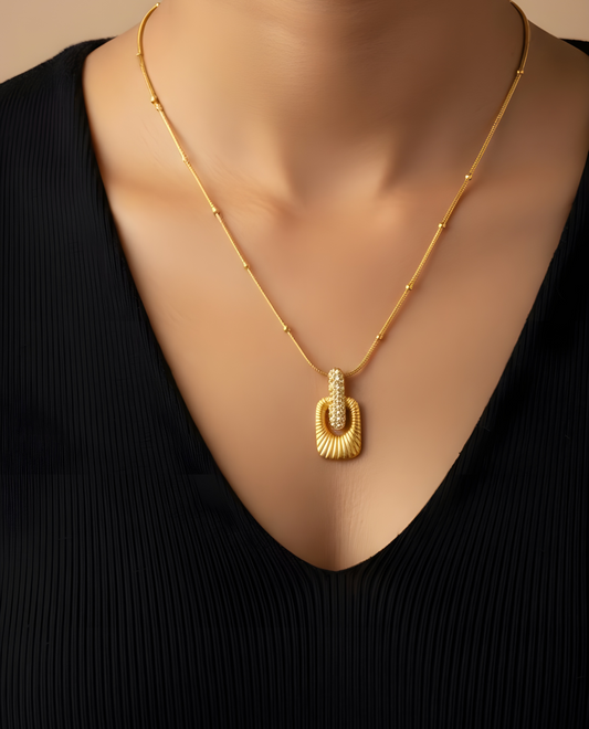 RadiantLink Pendant Necklace – Gold-Plated Statement Stainless Steel Jewelry | Ashara Jewels