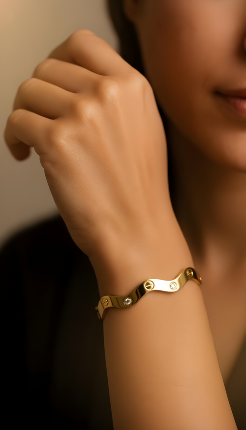 Ashara Waves of Gold Bracelet – 18K gold-plated stainless steel bracelet