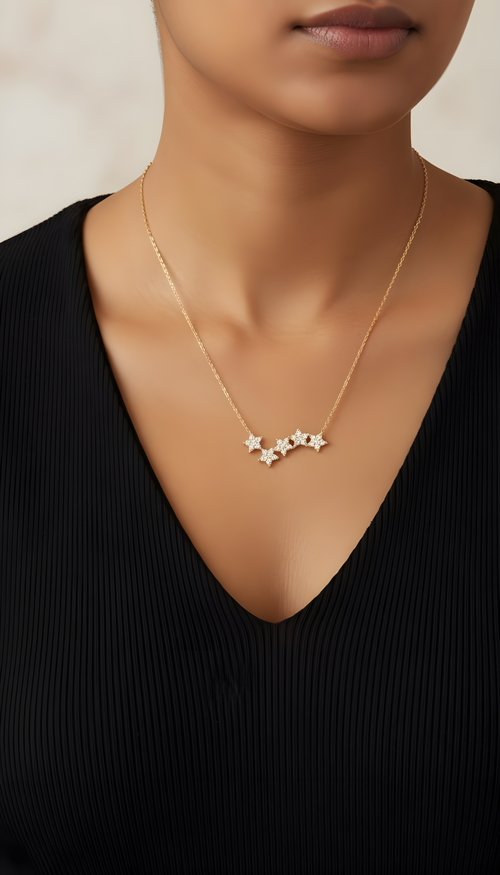 Daisy Drift Floral Necklace – 18K gold-plated stainless steel necklace