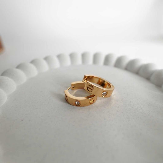 L’Amour Signature Hoops