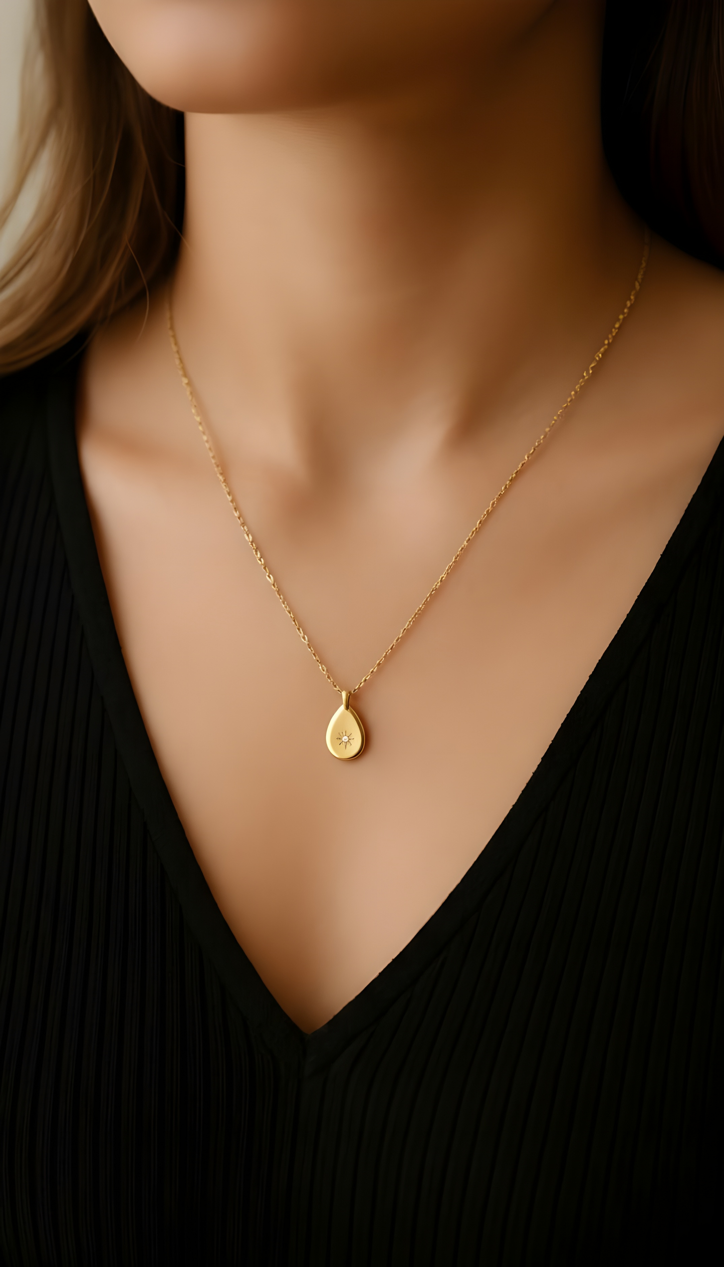 Aurelia Teardrop Diamond Necklace