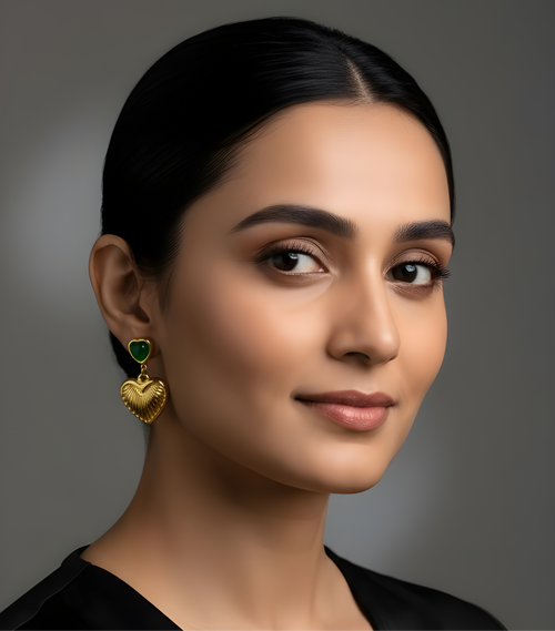 Emerald Heart Dangle Earrings – 18K gold-plated stainless steel dangle earrings