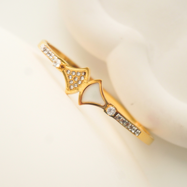 Ashara Bold Illusion Cut Gold Bracelet – For Tiny Wrists