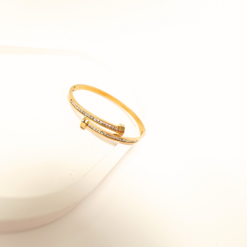 Ashara Glow Nail Bracelet – 18K gold-plated stainless steel bracelet