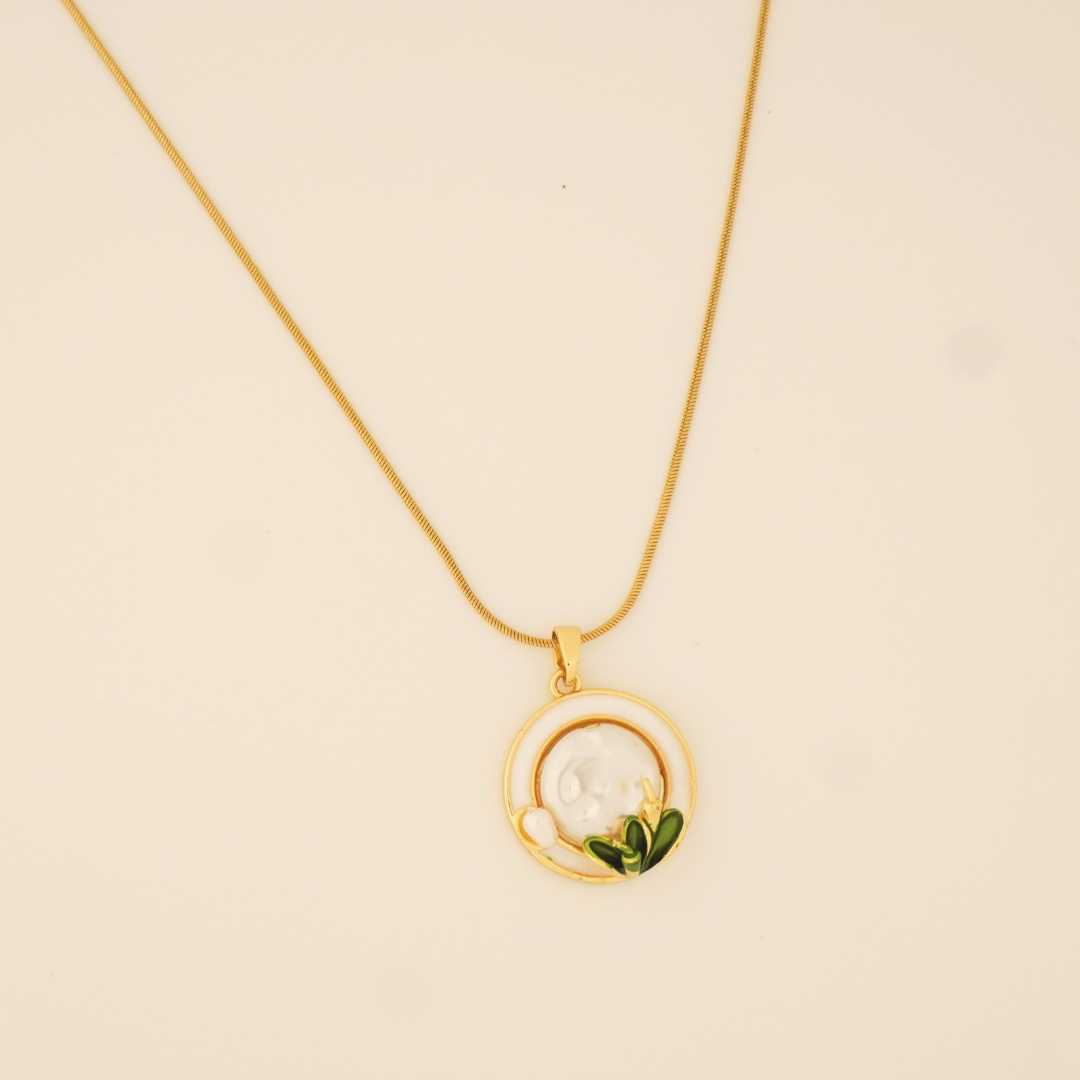 Ashara Circle of Bloom Pendant – 18K Gold-Plated