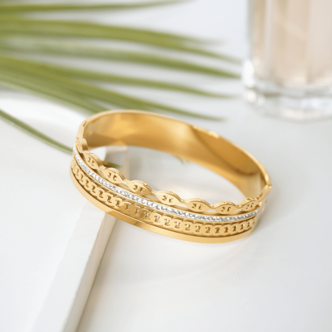 Regalia Scallop Edge Bangle Bracelet