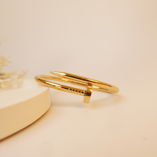 BoldNail Bangle – 18K Gold-Plated Minimal Nail Design Bracelet