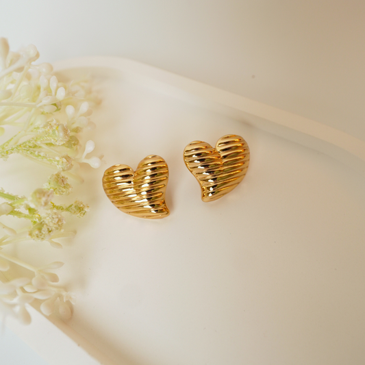 Aurora Heart Studs – 18K Gold-Plated Ribbed Heart Earrings