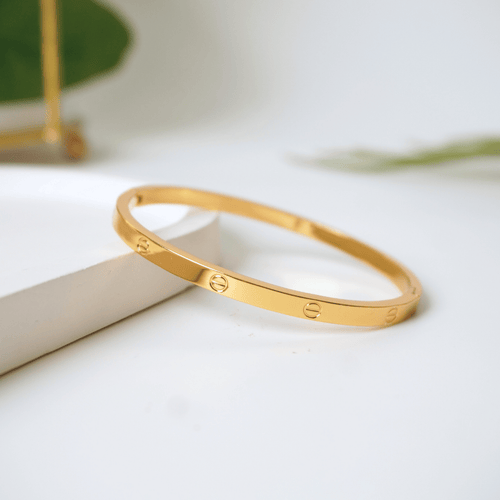 Ashara Eterna Love Bangle Bracelet – 18K gold-plated stainless steel bangle