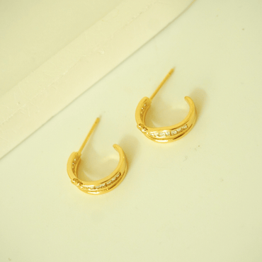 Stella Baguette Hug Earrings