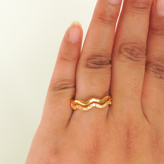 Ashara Wave Gleam Ring| Adjustable