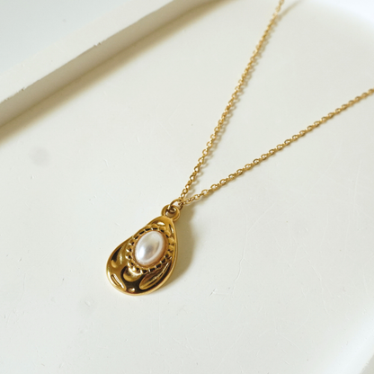 Ashara Heirloom Pearl Pendant Necklace