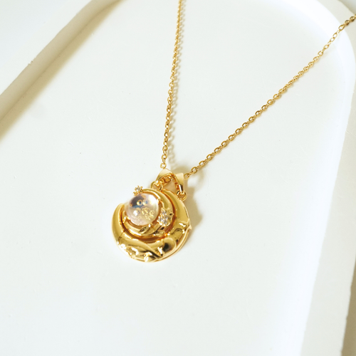 Ashara Lunar Whisper Pendant – 18K gold-plated stainless steel pendant necklace
