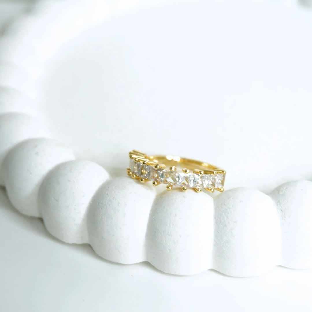 Princess-Cut Eternity Band – White