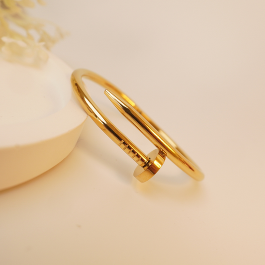 BoldNail Bangle – 18K Gold-Plated Minimal Nail Design Bracelet