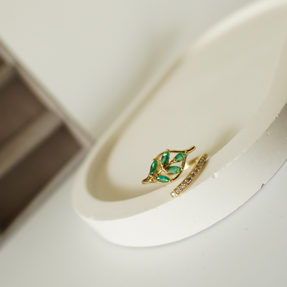 Ashara Emerald Whisper Adjustable Ring|Adjustable