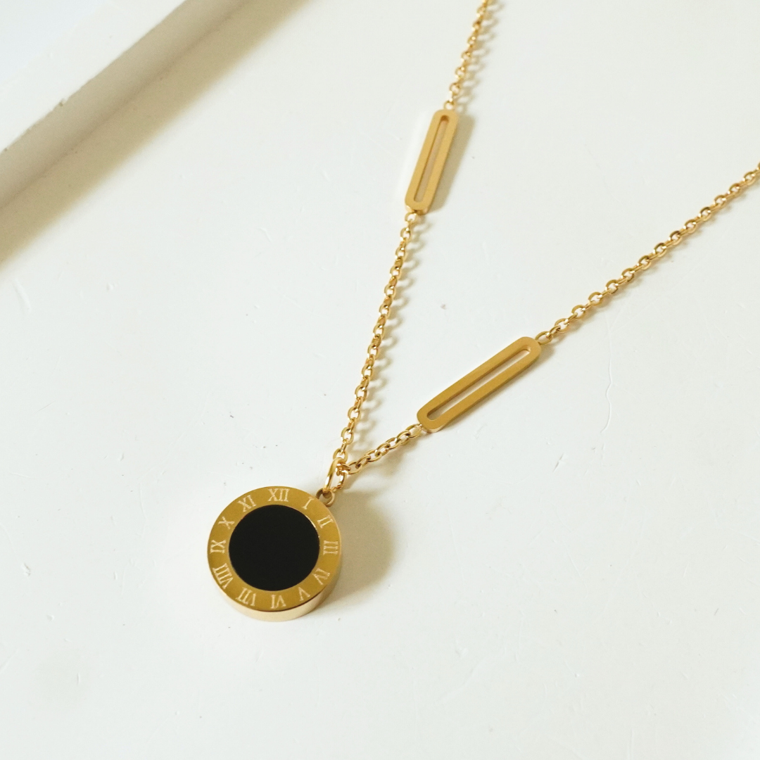 Ashara Noir Roman Pendant- 2 in 1