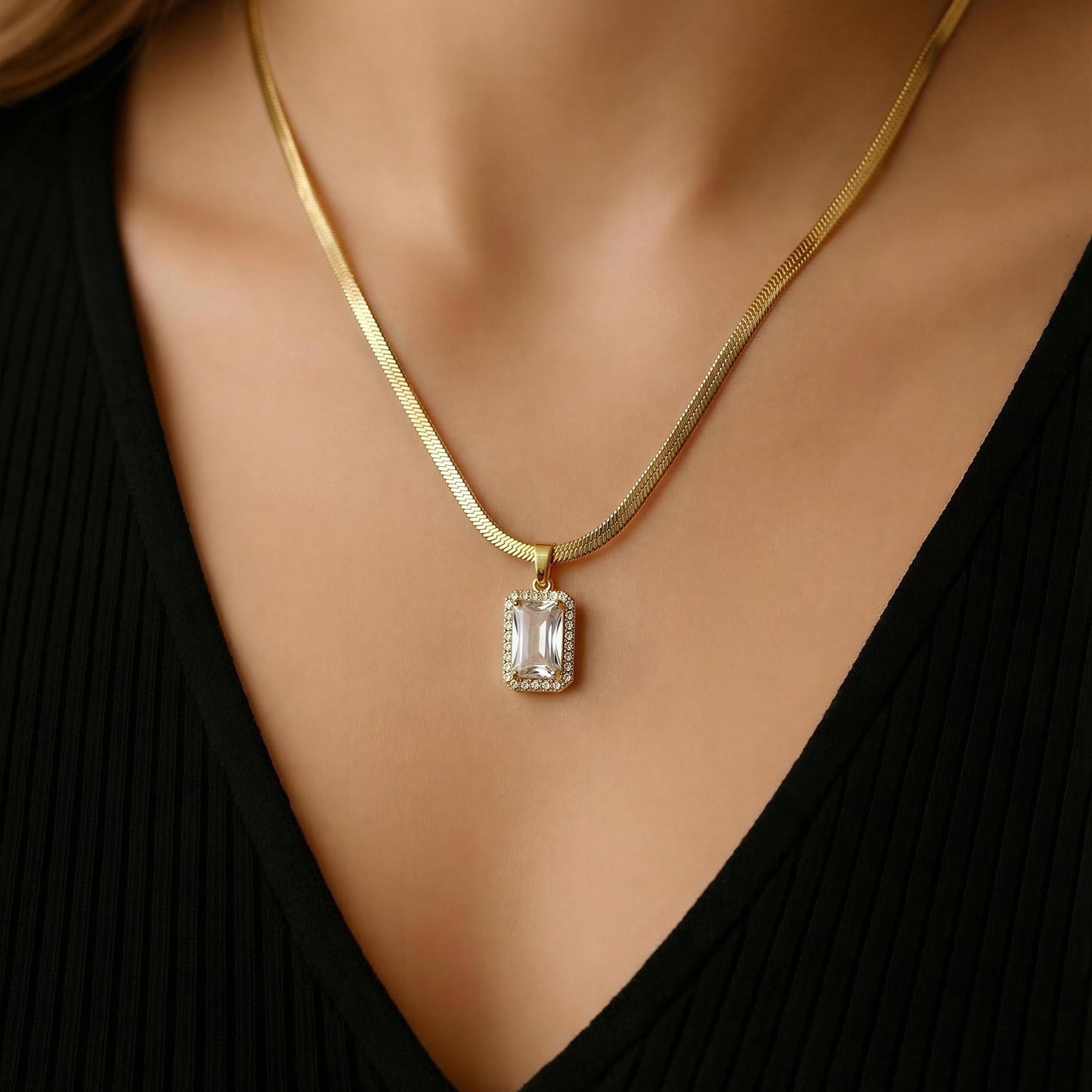 Glow Pendant Necklace