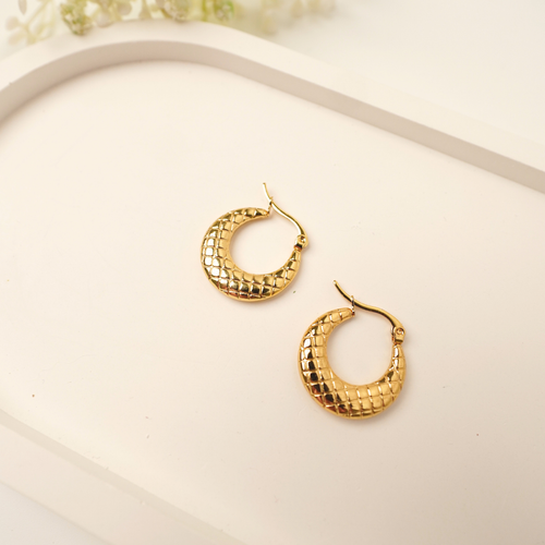 Ashara Woven Gleam Hoops – 18K gold-plated stainless steel hoop earrings